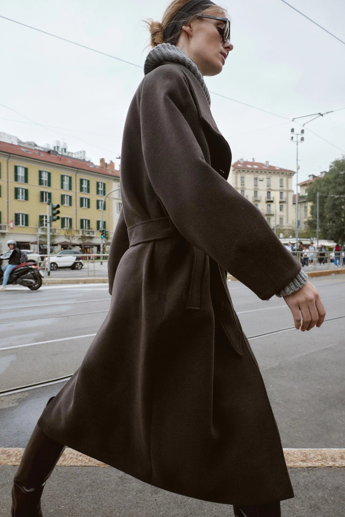Frostveil™ Wool Coat — Flaunt Your Shape with Breathable Warmth and Effortless Elegance