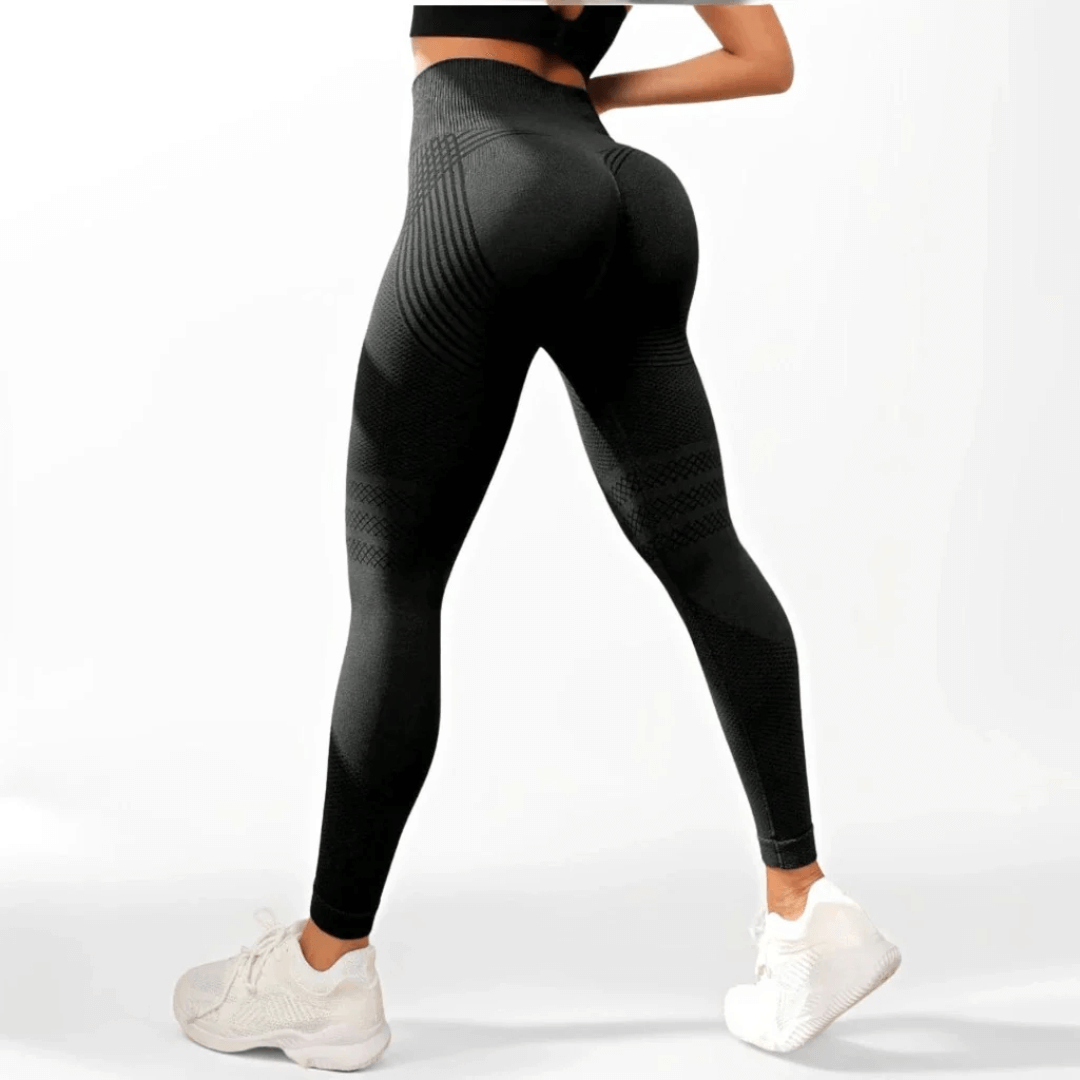 CurveAura™ — Feel All-Day Freedom with a Silky-Smooth, Invisible Sculpted Fit