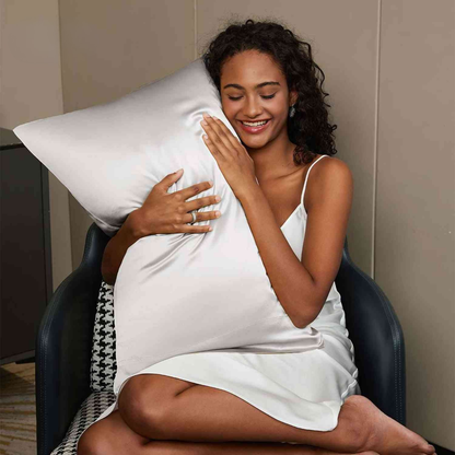 Velvettea™ — Wake Up to Frizz-Free Hair and Radiant, Youthful Skin Every Day