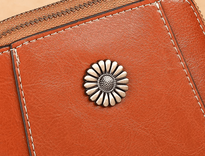 Velair™ Leather Crossbody — Own Every Moment with Timeless Style and Effortless Confidence