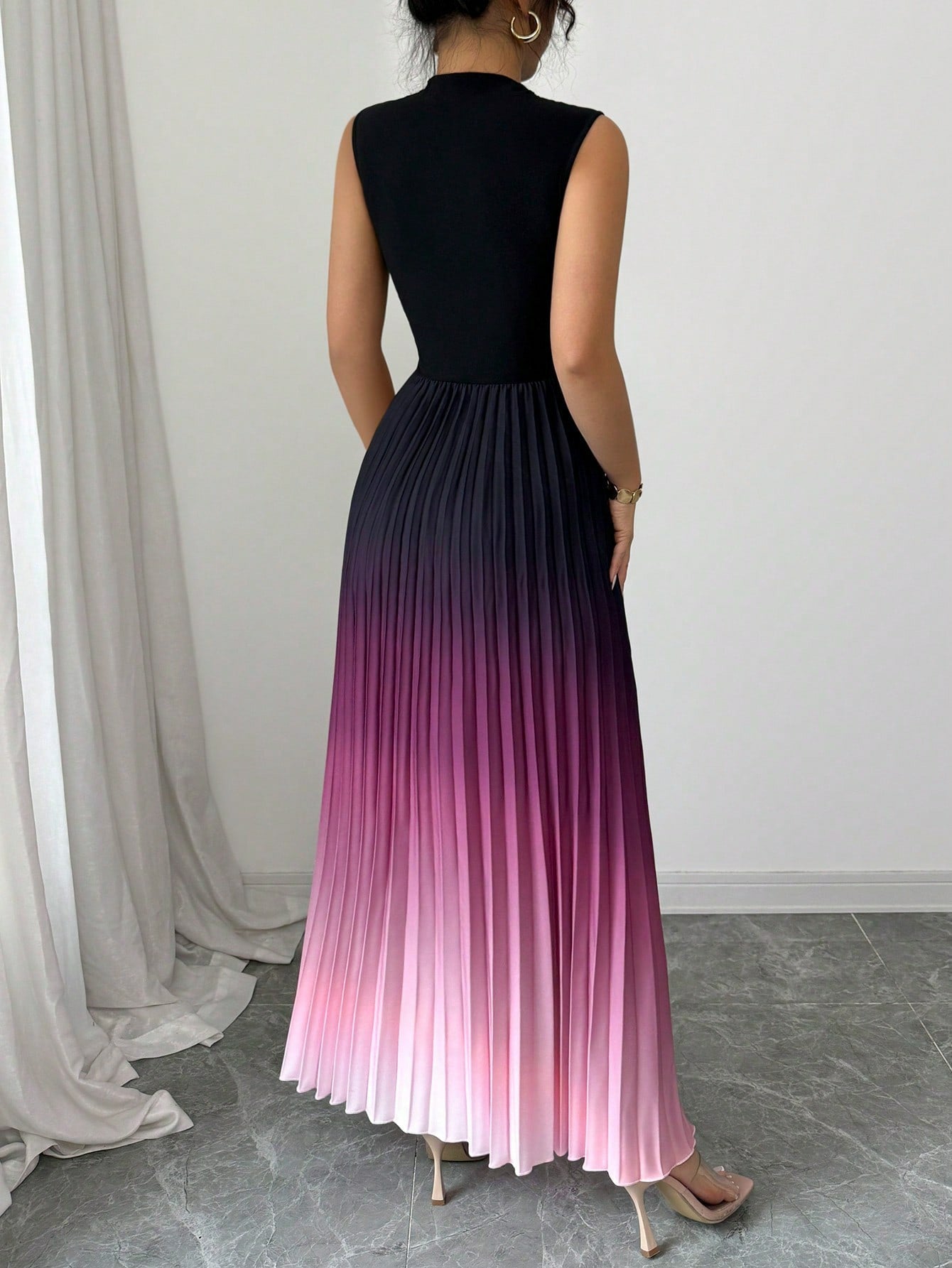VioraVibe™ Dress — Own Every Curve with Fade-Proof, Effortless Glam