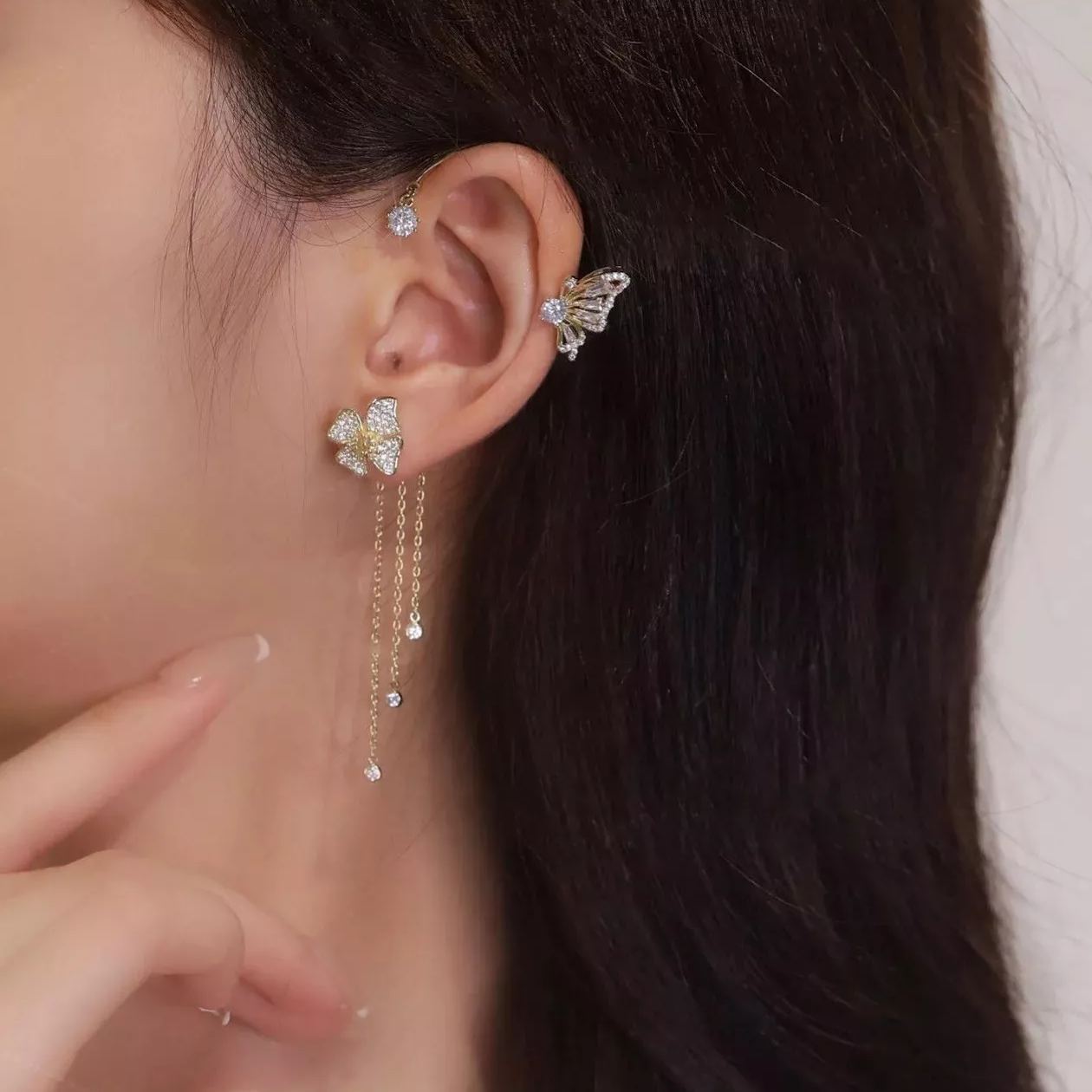 AriselleCharm™ — Effortless Sparkle and All-Day Comfort That Celebrates Love and Connection