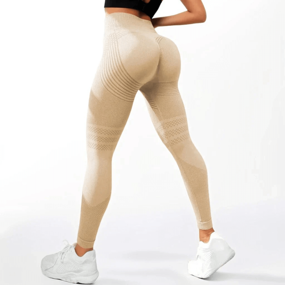 CurveAura™ — Feel All-Day Freedom with a Silky-Smooth, Invisible Sculpted Fit