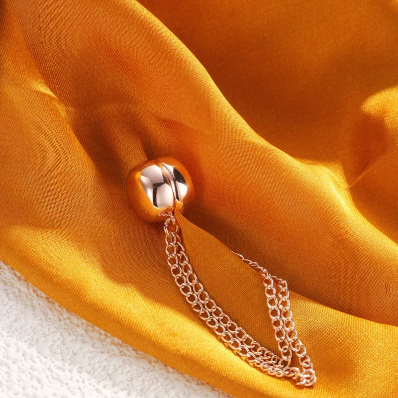 LuxaClip™ — Sculpt Your Perfect Silhouette Instantly with Effortless Elegance