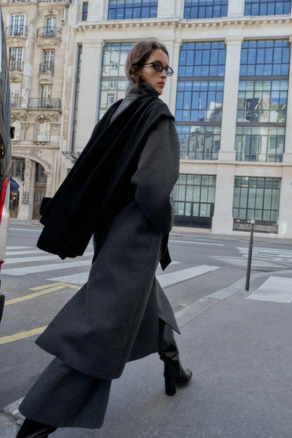 Frostveil™ Wool Coat — Flaunt Your Shape with Breathable Warmth and Effortless Elegance