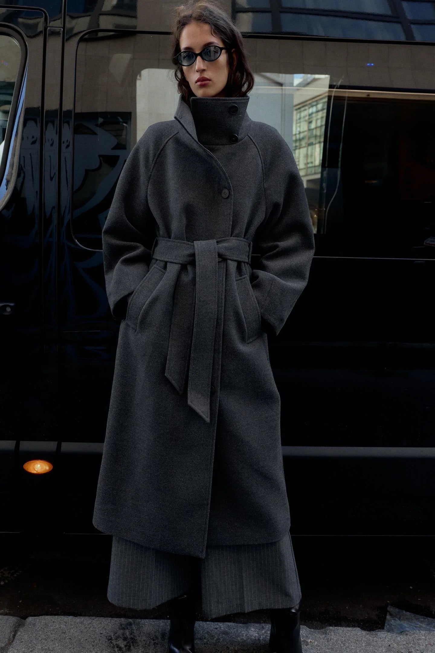 Frostveil™ Wool Coat — Flaunt Your Shape with Breathable Warmth and Effortless Elegance
