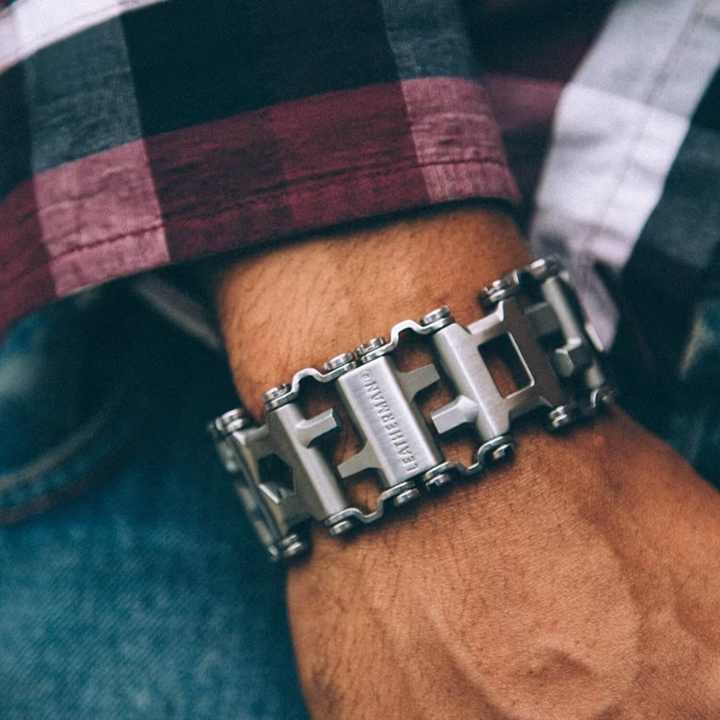TitanCraft™ Multi-Tool Bracelet — Wear Instant Power to Master Every Challenge with Style and Strength