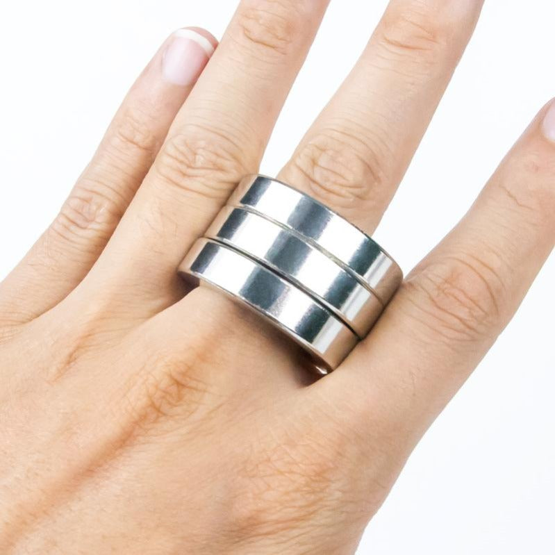 4-Ring Foldable Fidget Toy | Smooth Rotating Rings | Titanium-Plated Steel | Stress Relief