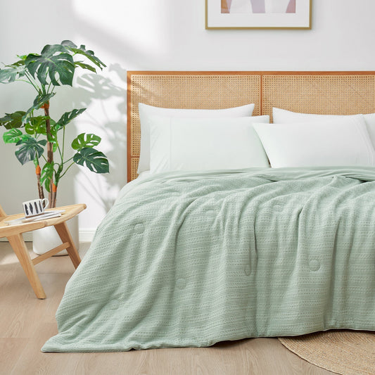 Comforter for Hot Sleepers | Cooling Waffle Design | Plant-Based Fiber & Lightweight