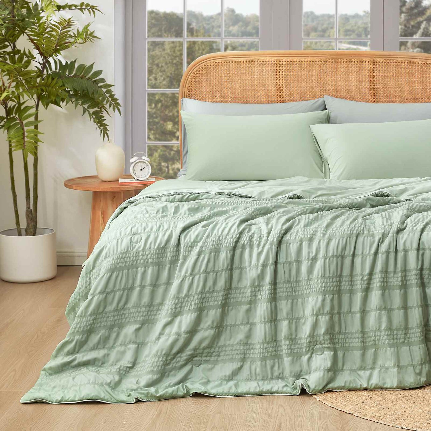 Cooling Comforter | Seersucker & Advanced Airflow | Lightweight, Machine-Washable | For Hot Sleepers