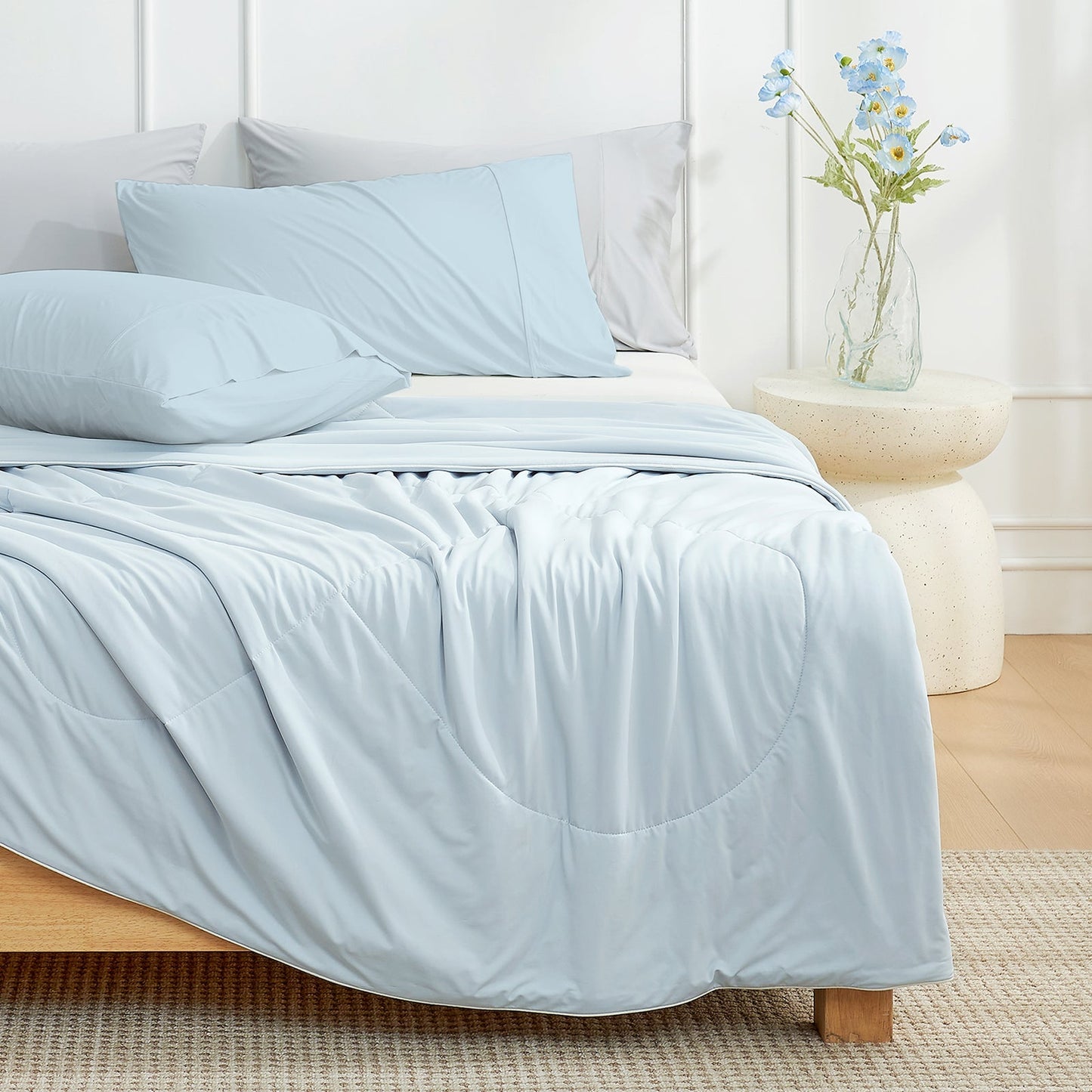 Cooling Comforter for Hot Sleepers | Instant Cool-Touch Fabric | Lightweight & Breathable