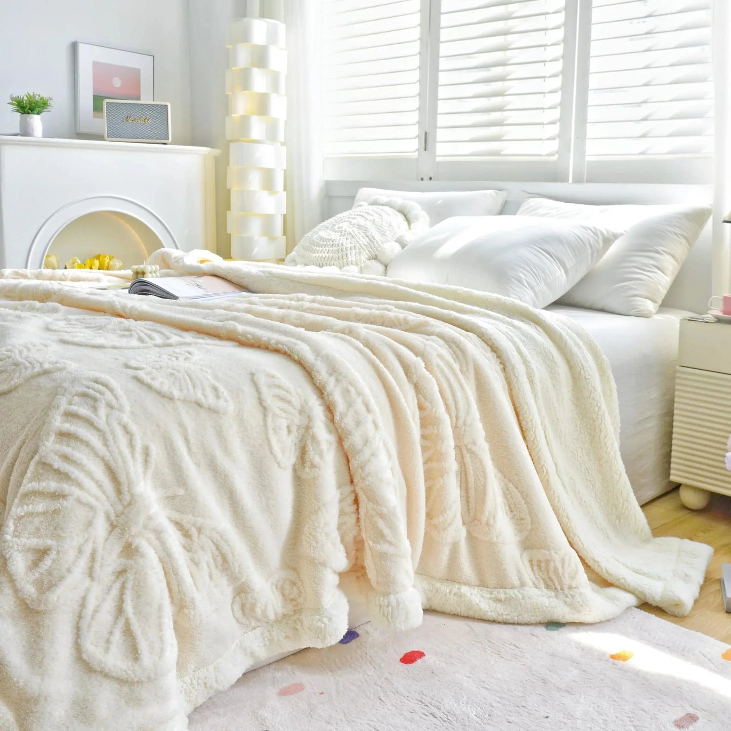 Coral Fleece Blanket | Lightweight Flannel Throw | Machine Washable | Home & Office