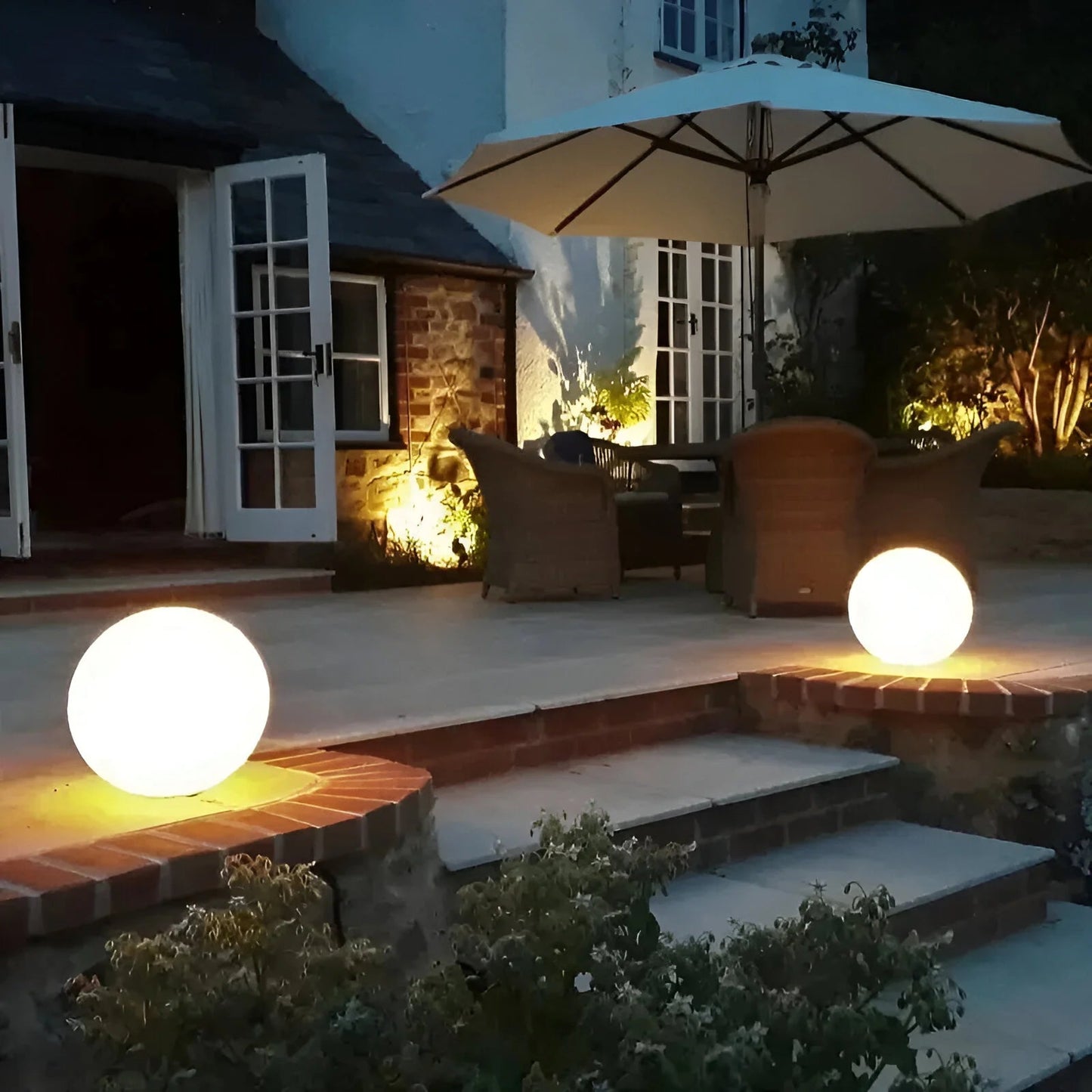 Garden Light | Color-Changing Spherical LED | Weatherproof & Rechargeable | 10-Hour Runtime