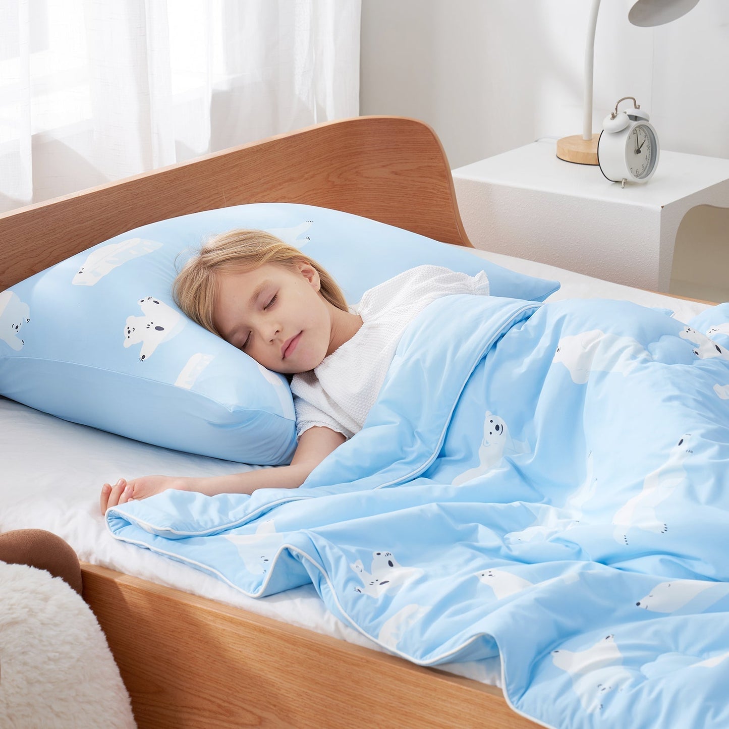 Kids Comforter | Temperature-Regulating | Soft Breathable Fabric | 50 x 70 in