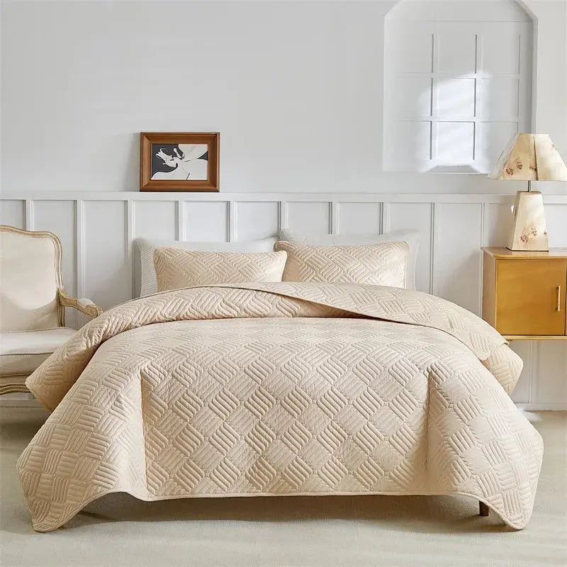 Lightweight Bedspread Set | Double-Sided Quilt Design | Breathable Polyester for Queen Beds