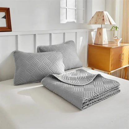 Lightweight Bedspread Set | Double-Sided Quilt Design | Breathable Polyester for Queen Beds