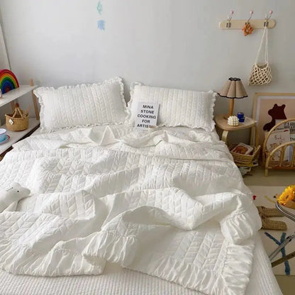 Seersucker Quilt Set | Ruffled Edges & Textured Design | Polyester 3-Piece | Lightweight Breathable