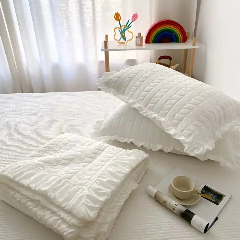Seersucker Quilt Set | Ruffled Edges & Textured Design | Polyester 3-Piece | Lightweight Breathable
