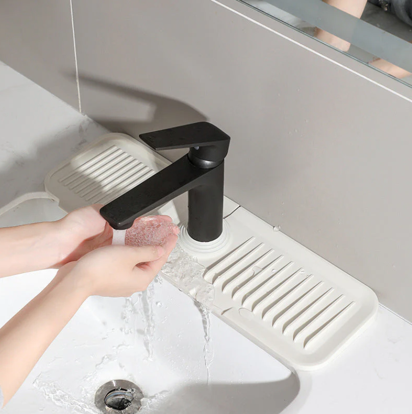 LiquiLift™ — Say Goodbye to Water Mess and Hello to Spotless, Lightning-Fast Drying