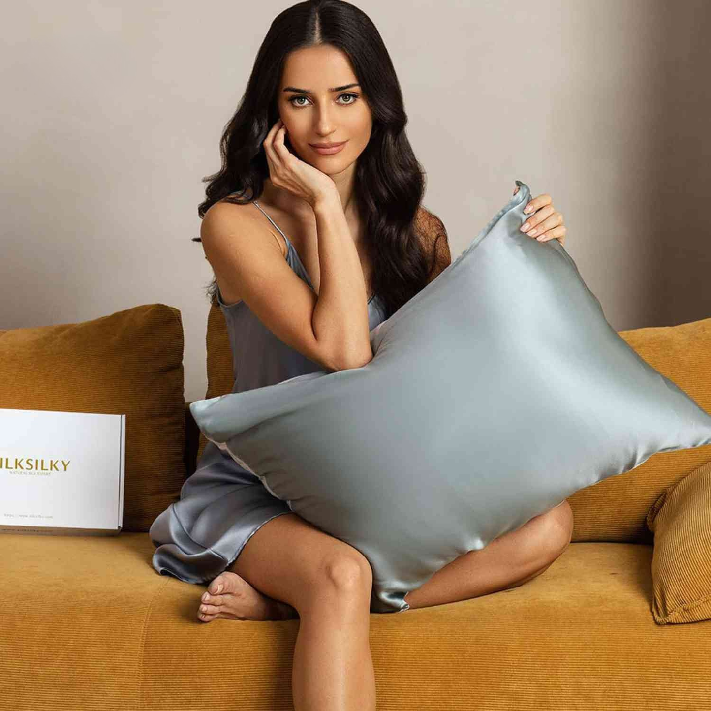 Velvettea™ — Wake Up to Frizz-Free Hair and Radiant, Youthful Skin Every Day