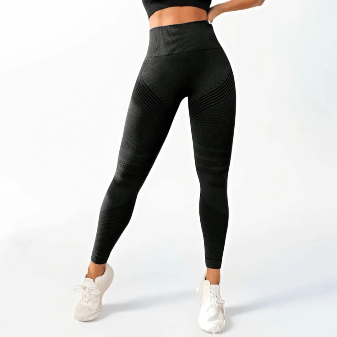 CurveAura™ — Feel All-Day Freedom with a Silky-Smooth, Invisible Sculpted Fit