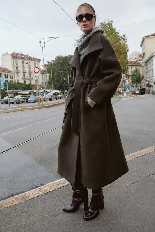 Frostveil™ Wool Coat — Flaunt Your Shape with Breathable Warmth and Effortless Elegance