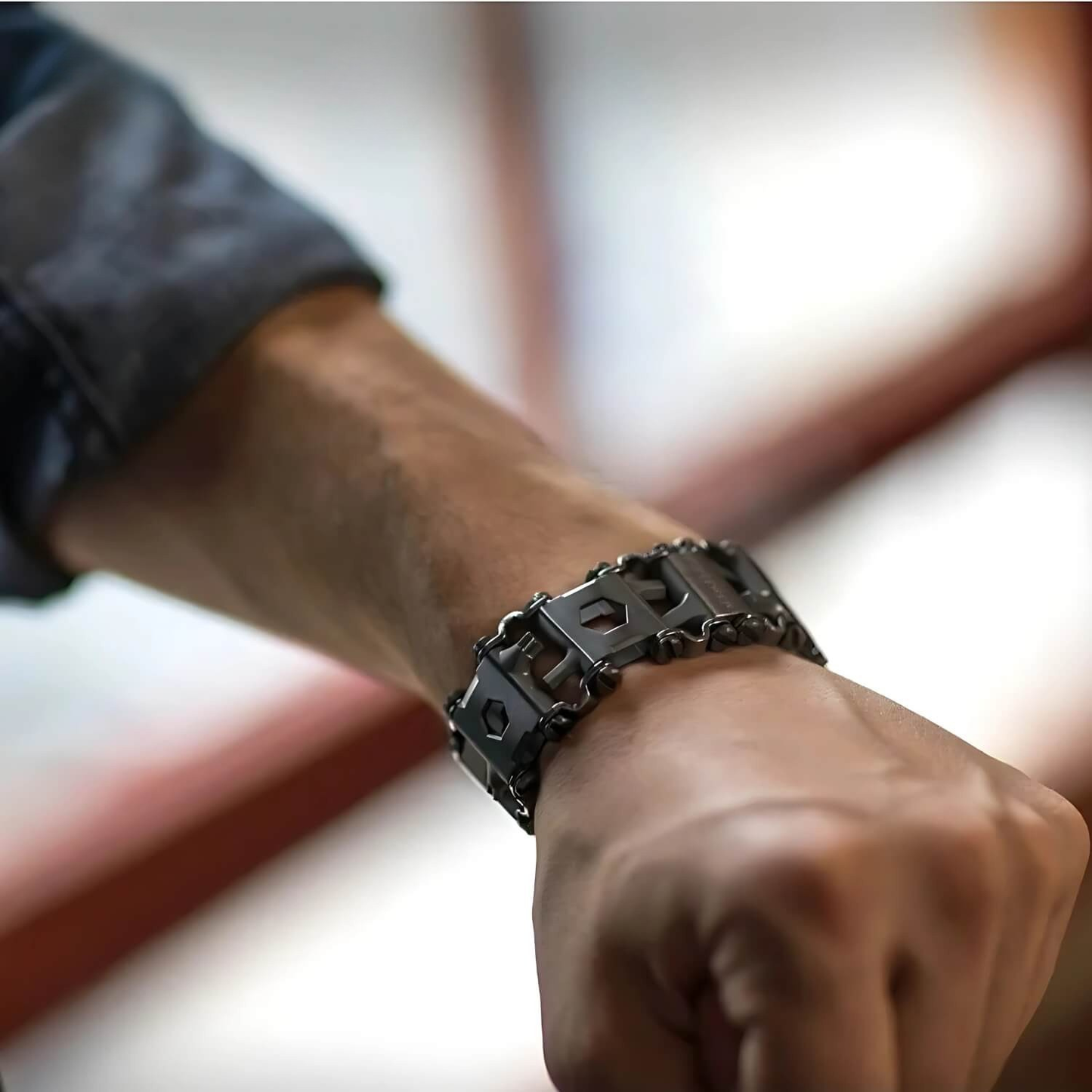 TitanCraft™ Multi-Tool Bracelet — Wear Instant Power to Master Every Challenge with Style and Strength