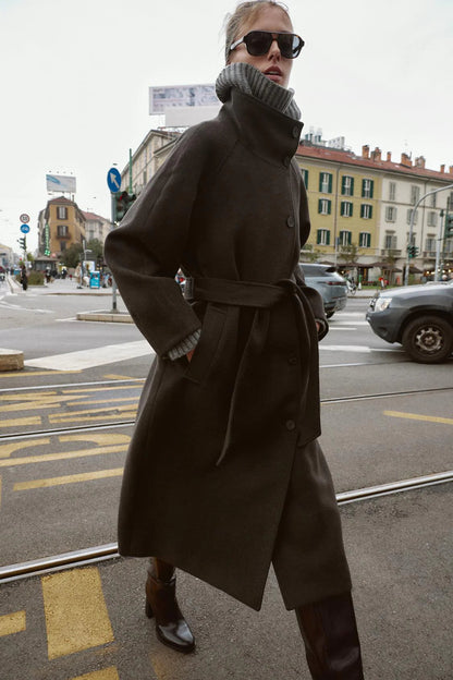 Frostveil™ Wool Coat — Flaunt Your Shape with Breathable Warmth and Effortless Elegance