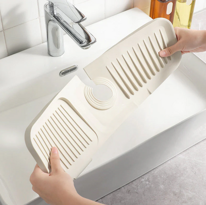 LiquiLift™ — Say Goodbye to Water Mess and Hello to Spotless, Lightning-Fast Drying